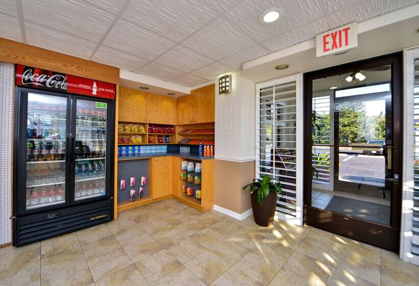 בית מלון כפרי Best Western Plus Holiday Sands Inn & Suites