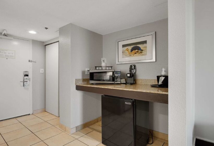 호텔 Best Western Plus Holiday Sands Inn & Suites