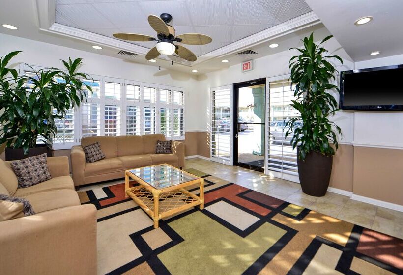 בית מלון כפרי Best Western Plus Holiday Sands Inn & Suites