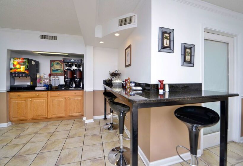 호텔 Best Western Plus Holiday Sands Inn & Suites