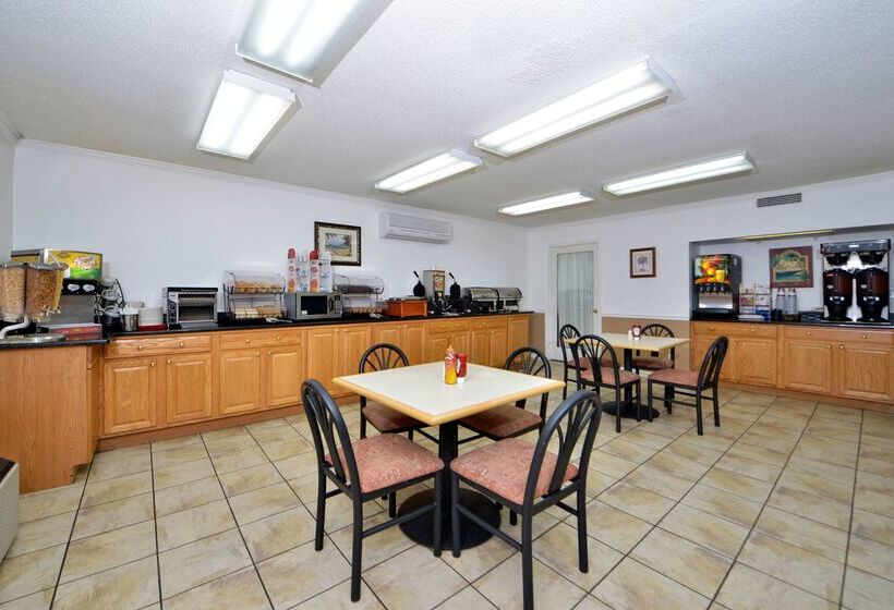 호텔 Best Western Plus Holiday Sands Inn & Suites