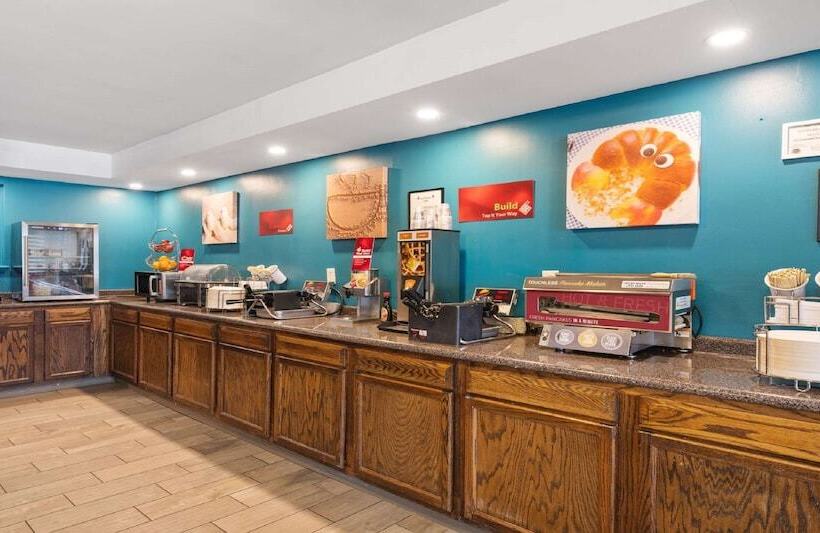 בית מלון כפרי Best Western Plus Holiday Sands Inn & Suites