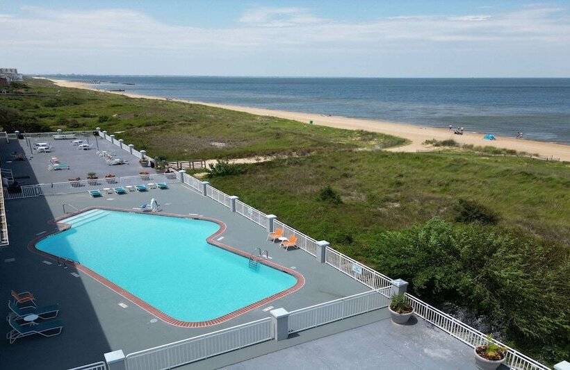 هتل Best Western Plus Holiday Sands Inn & Suites