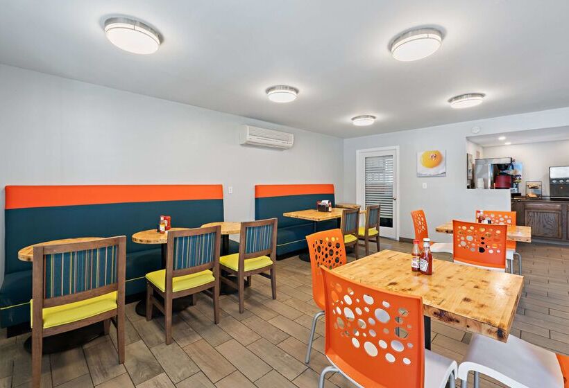 בית מלון כפרי Best Western Plus Holiday Sands Inn & Suites