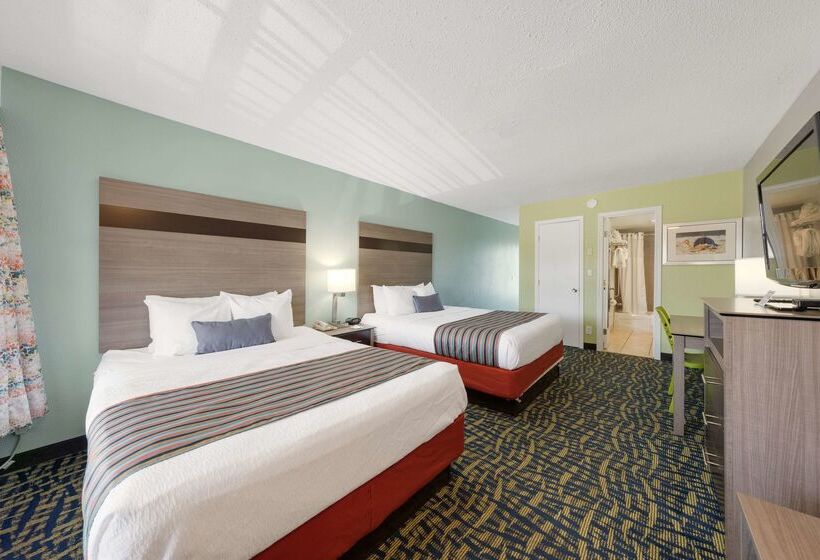 هتل Best Western Plus Holiday Sands Inn & Suites