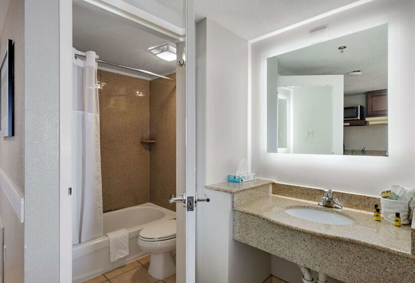 호텔 Best Western Plus Holiday Sands Inn & Suites