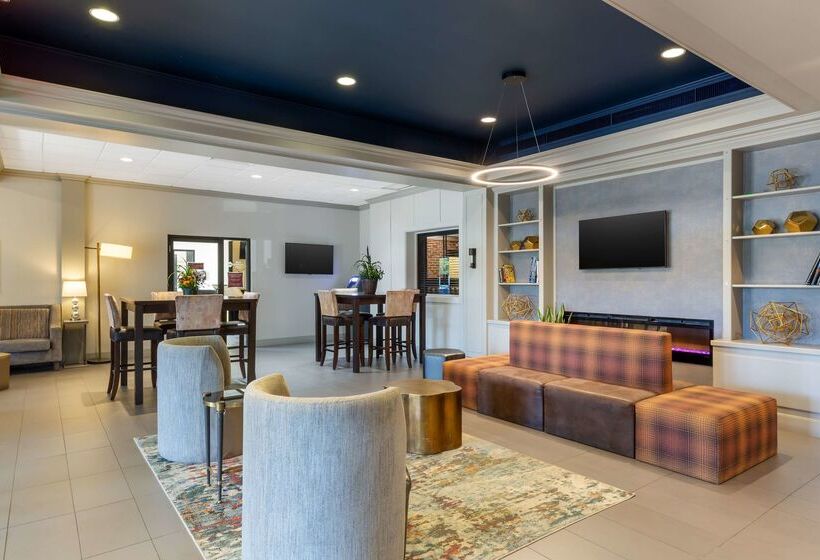 בית מלון כפרי Clarion Inn