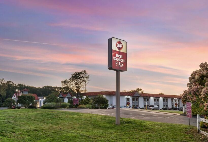 בית מלון כפרי Clarion Inn