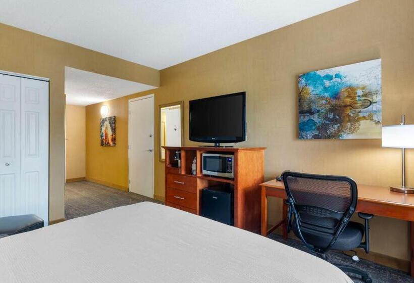 בית מלון כפרי Clarion Inn