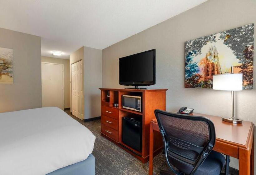 בית מלון כפרי Clarion Inn