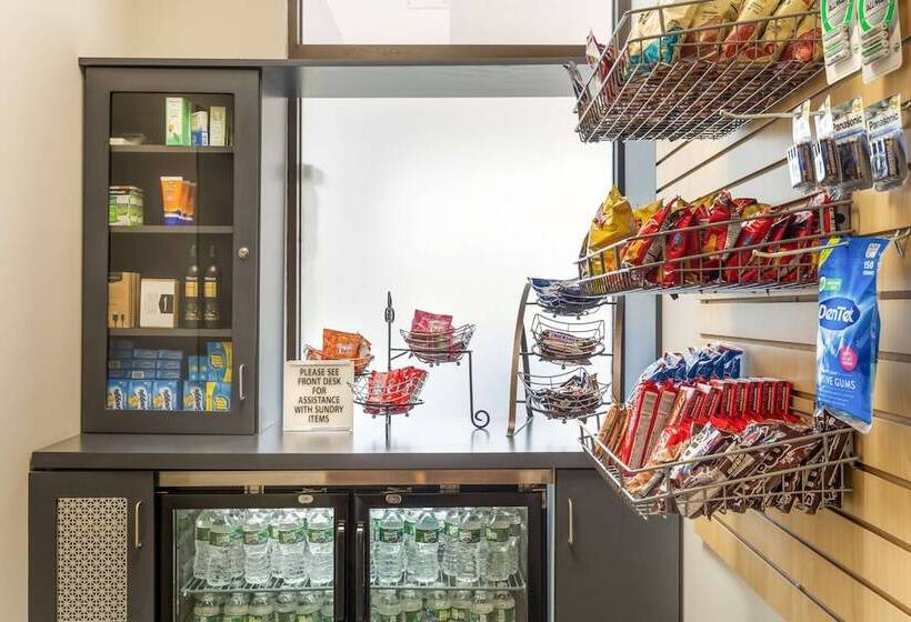 בית מלון כפרי Clarion Inn