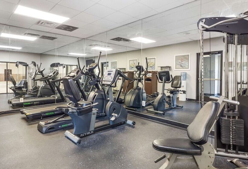 בית מלון כפרי Clarion Inn