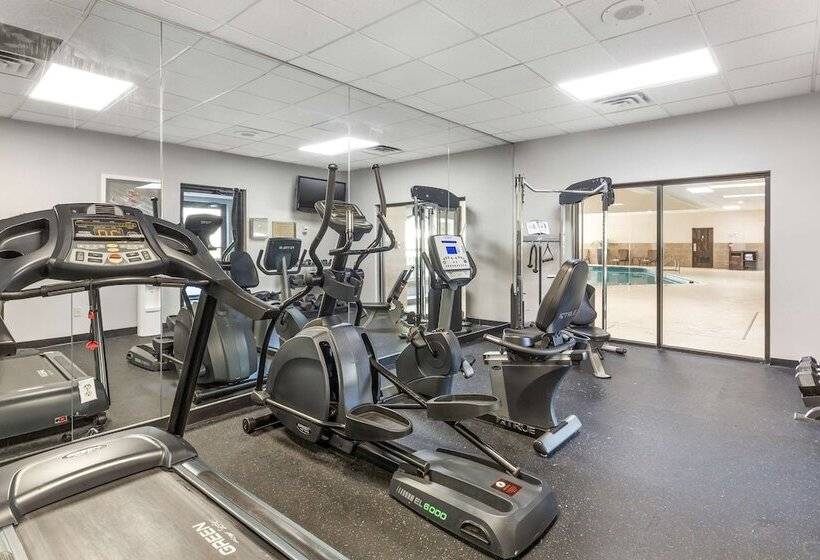 בית מלון כפרי Clarion Inn