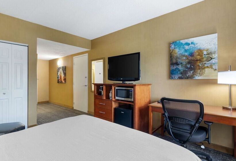 בית מלון כפרי Clarion Inn