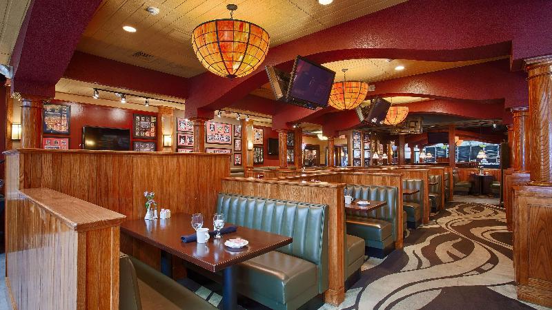 בית מלון כפרי Clarion Inn