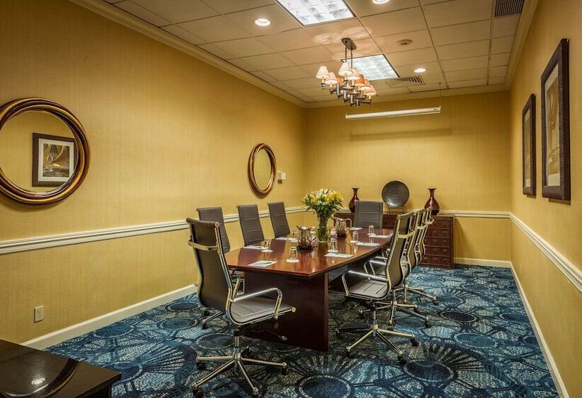 فندق Best Western Plus Strongsville Cleveland