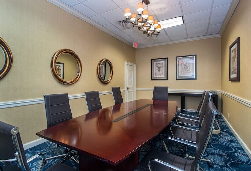 فندق Best Western Plus Strongsville Cleveland