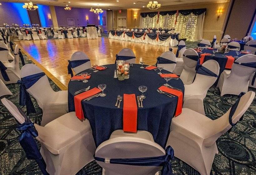 فندق Best Western Plus Strongsville Cleveland