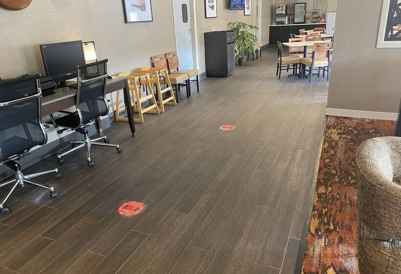 فندق Best Western Plus Warsaw