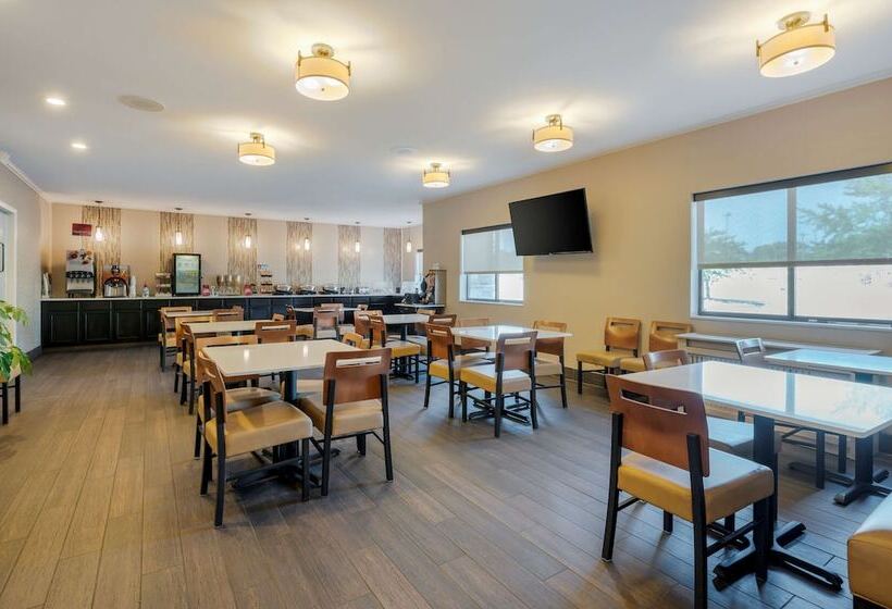 فندق Best Western Plus Warsaw