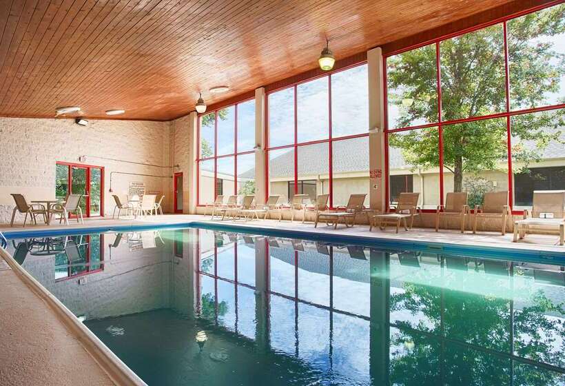 Best Western Plus York Hotel And Conference Center