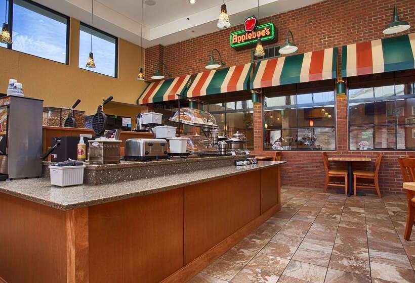 Best Western Plus York Hotel And Conference Center