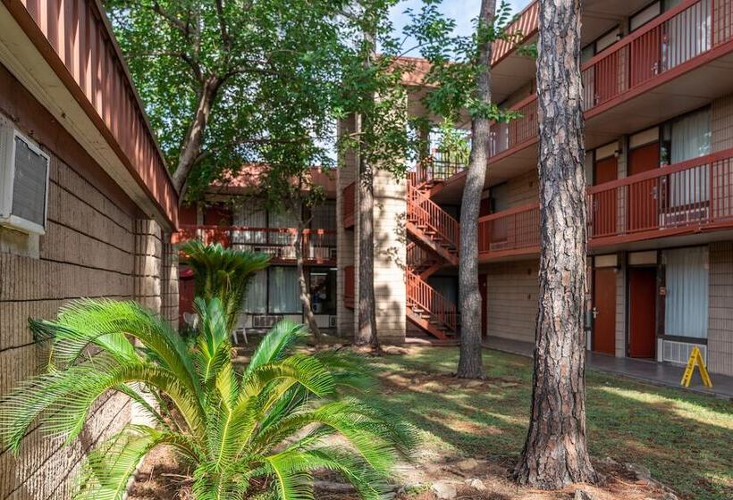 Greentree Hotel & Extended Stay I 10 Fwy Houston, Channelview, Baytown