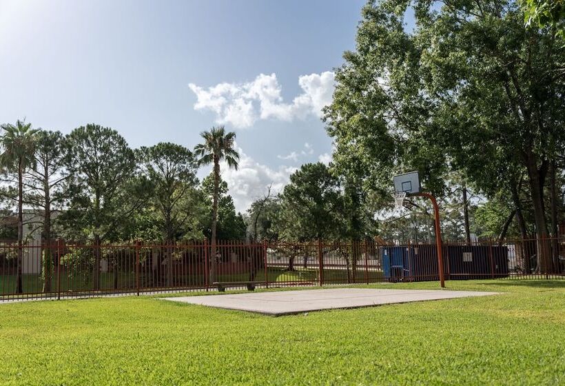 Greentree Hotel & Extended Stay I 10 Fwy Houston, Channelview, Baytown