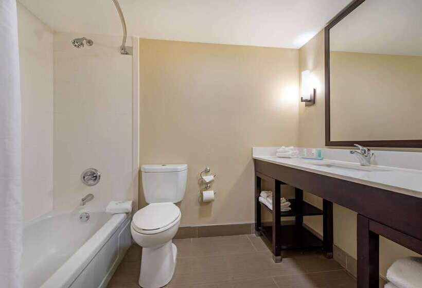 Clarion Hotel Conference Center   North