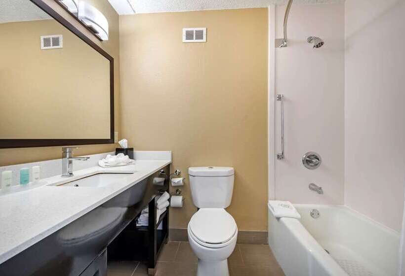 Clarion Hotel Conference Center   North