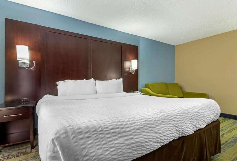 Clarion Hotel Conference Center   North