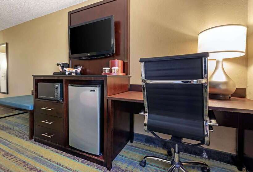 Clarion Hotel Conference Center   North