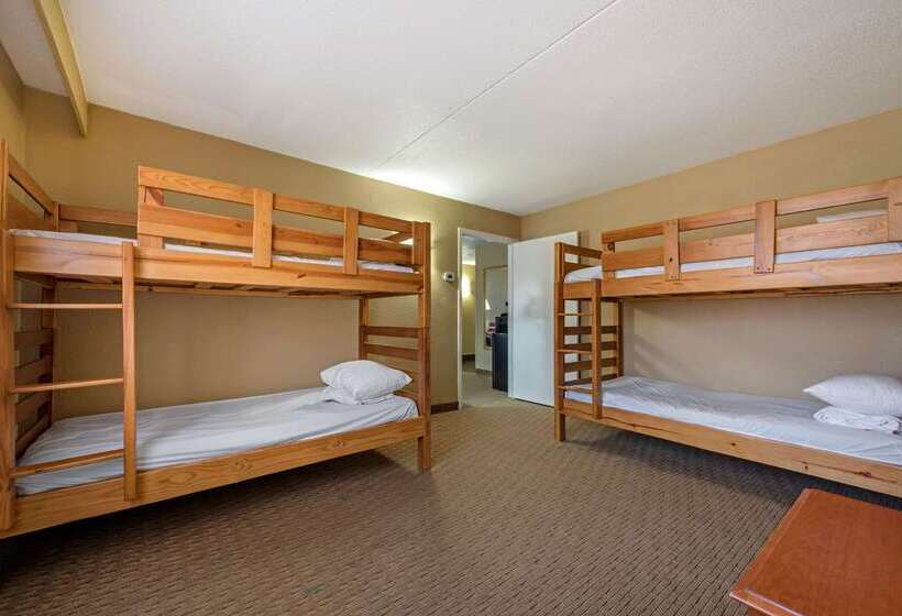 Clarion Hotel Conference Center   North