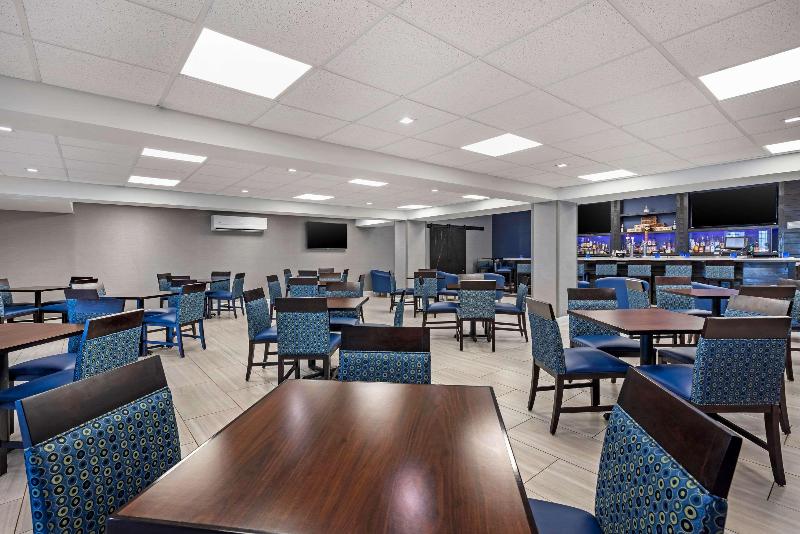 Clarion Hotel Conference Center   North