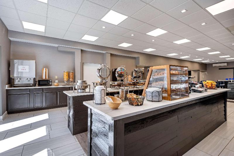 Clarion Hotel Conference Center   North