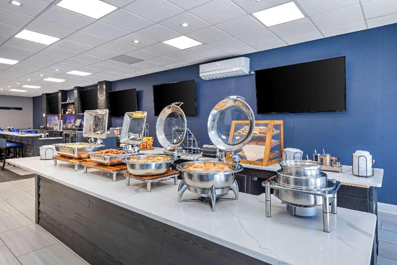 Clarion Hotel Conference Center   North