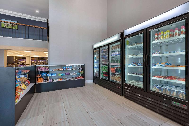 Clarion Hotel Conference Center   North