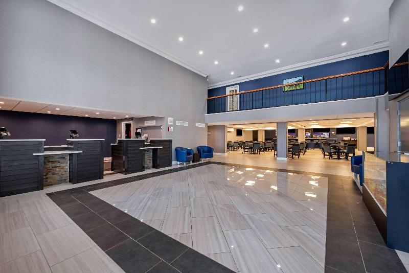 Clarion Hotel Conference Center   North