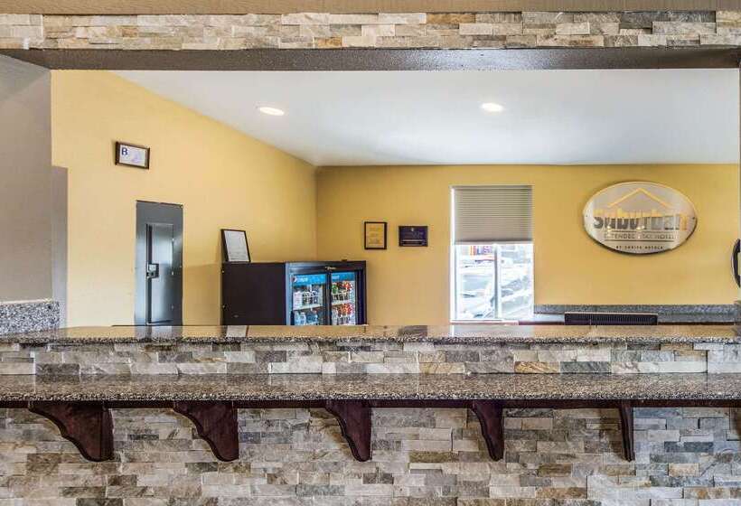 هتل Clarion Inn Fort Wayne