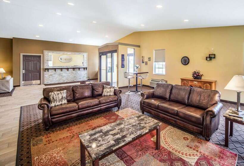 هتل Clarion Inn Fort Wayne