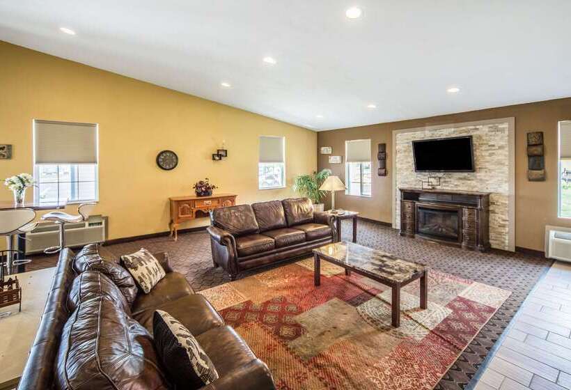 هتل Clarion Inn Fort Wayne