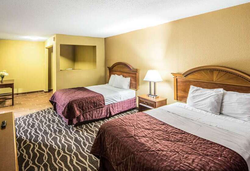 هتل Clarion Inn Fort Wayne