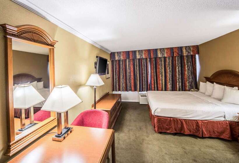 هتل Clarion Inn Fort Wayne