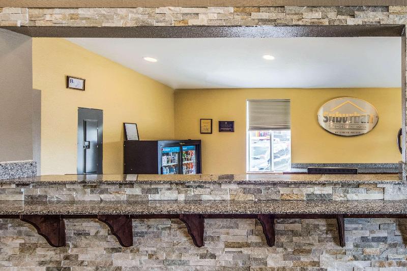 هتل Clarion Inn Fort Wayne