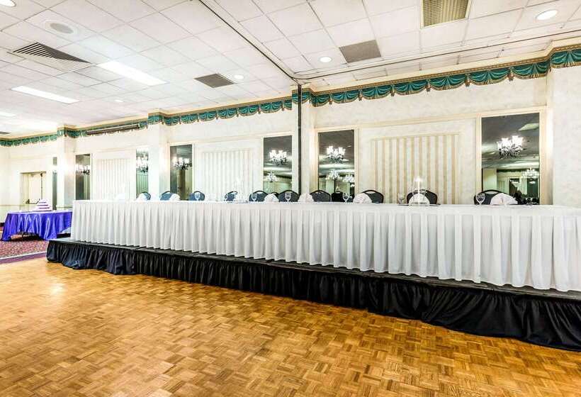 Отель Clarion Inn Frederick Event Center