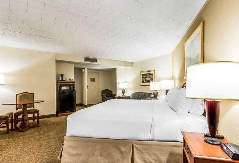 Отель Clarion Inn Frederick Event Center