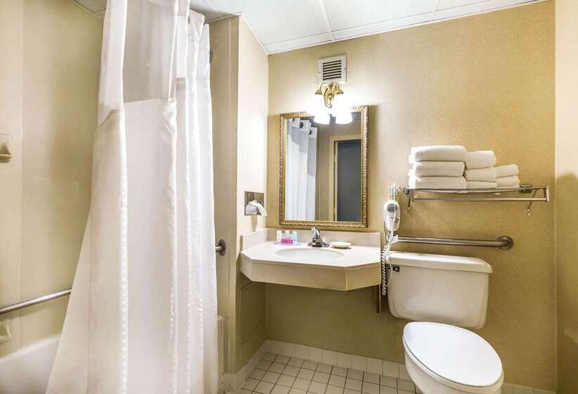 Отель Clarion Inn Frederick Event Center