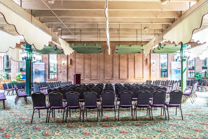 Отель Clarion Inn Frederick Event Center