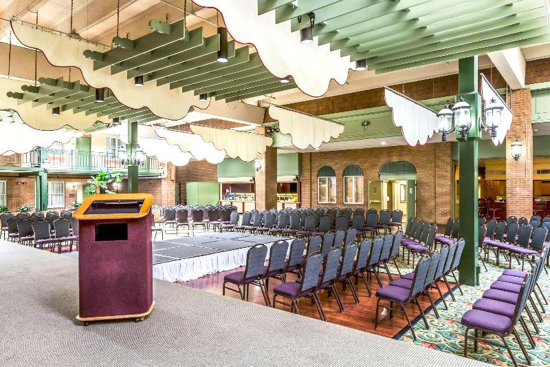 Отель Clarion Inn Frederick Event Center