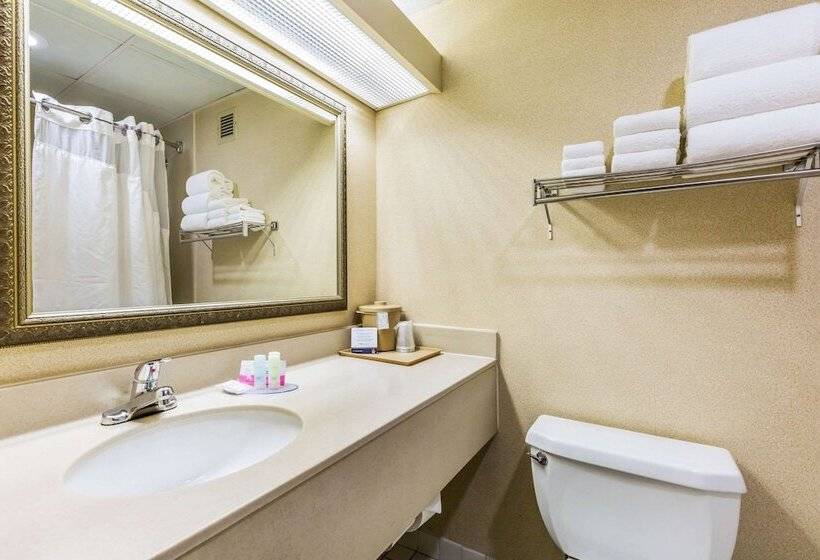 Отель Clarion Inn Frederick Event Center